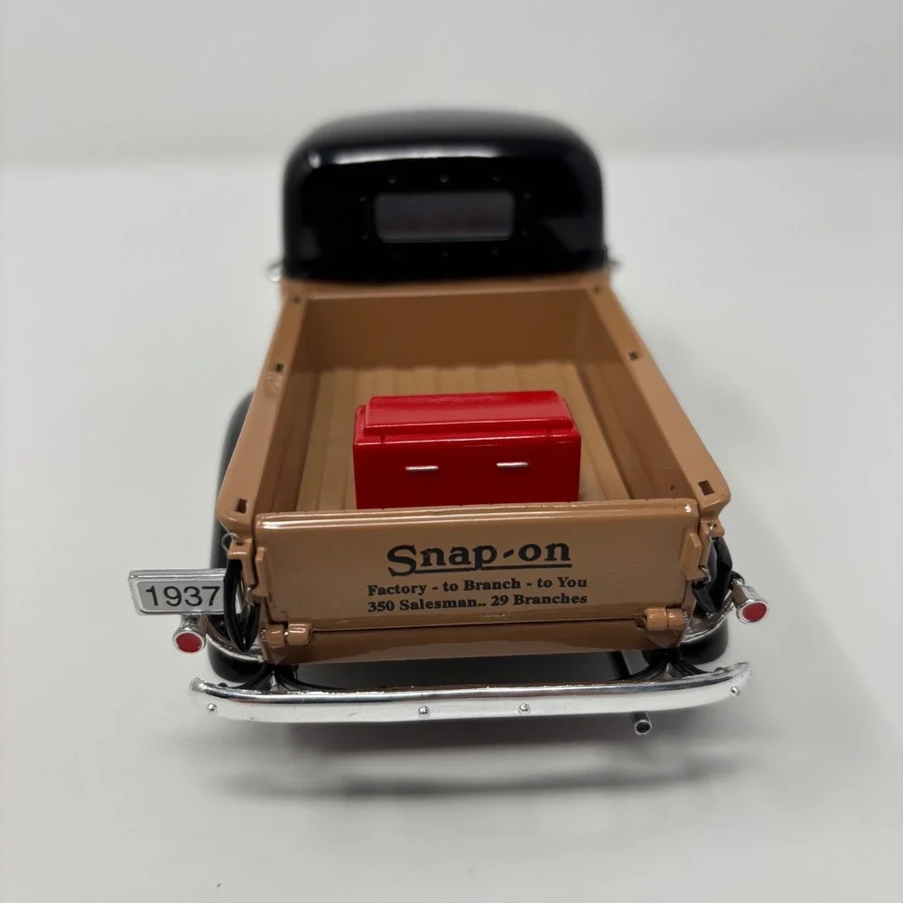 Snap-on Tools 1937 Studebaker Pickup Truck Crown Jewels Collection 1:24 Diecast